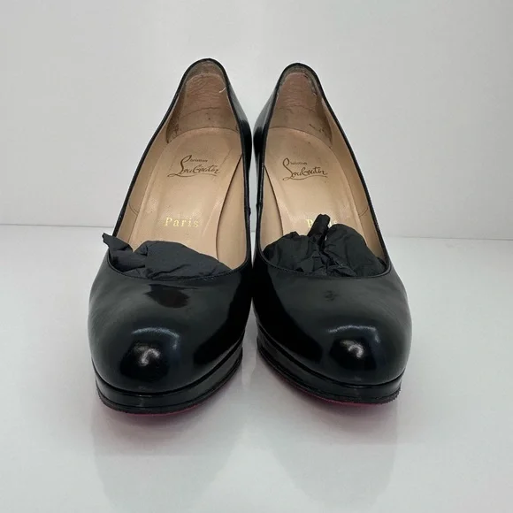 Christian Louboutin Black Heels with Red Sole - Picture 3 of 4